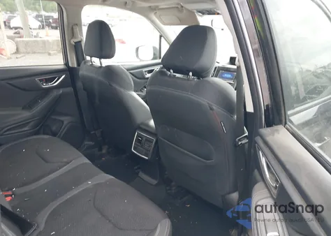 2019 Subaru Forester Premium z USA, uszkodzony, nr VIN JF2SKAEC6KH509995